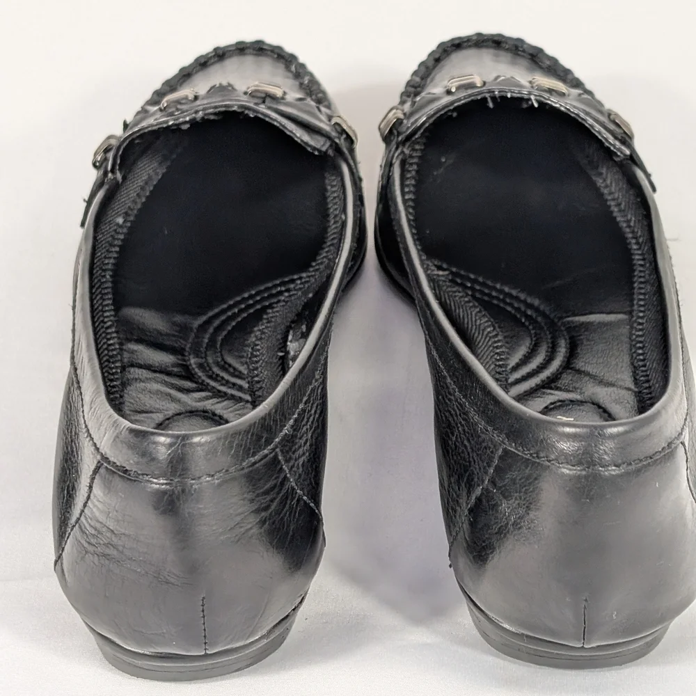 B. Makowsky Classics Women's Black Leather Slip On Loafers Size 7.5M